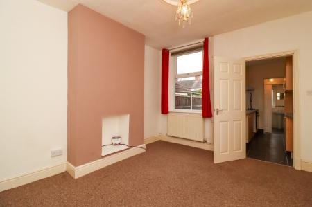 2 bedroom Terraced House to let in Glengate, Leicester, LE18