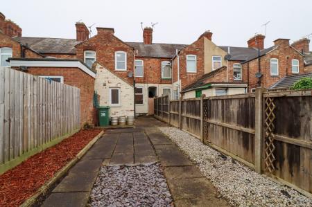 2 bedroom Terraced House to let in Glengate, Leicester, LE18