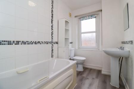 2 bedroom Terraced House to let in Glengate, Leicester, LE18