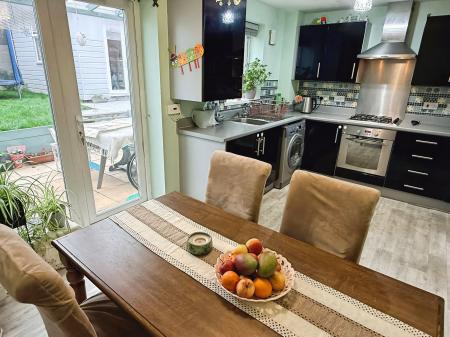 3 bedroom Semi-detached house for sale in Ampleforth Lane, Hamilton, Leicester, LE5