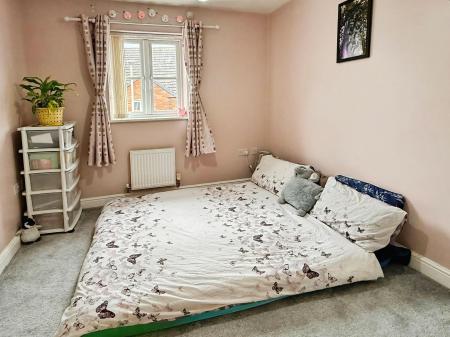 3 bedroom Semi-detached house for sale in Ampleforth Lane, Hamilton, Leicester, LE5