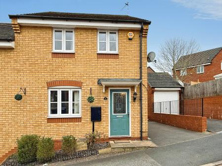 Ampleforth Lane, Hamilton, Leicester, LE5