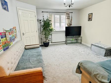 3 bedroom Semi-detached house for sale in Ampleforth Lane, Hamilton, Leicester, LE5