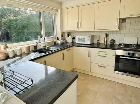 2 bedroom Detached bungalow for sale in Coombe Rise, Oadby, Leicester, LE2