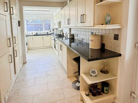 2 bedroom Detached bungalow for sale in Coombe Rise, Oadby, Leicester, LE2