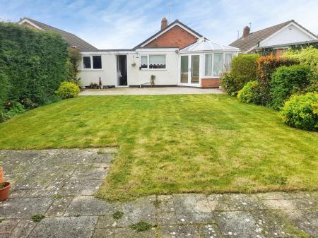 2 bedroom Detached bungalow for sale in Coombe Rise, Oadby, Leicester, LE2