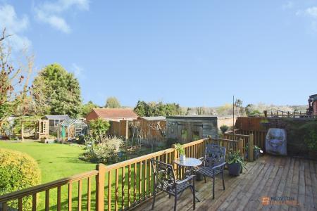 4 bedroom Detached house for sale in Englefield Road, Evington, Leicester, LE5