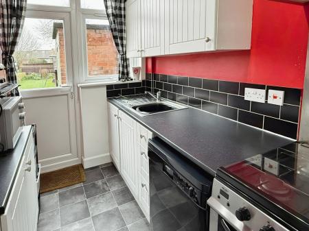 3 bedroom Terraced House for sale in Vernon Road, Aylestone, LE2