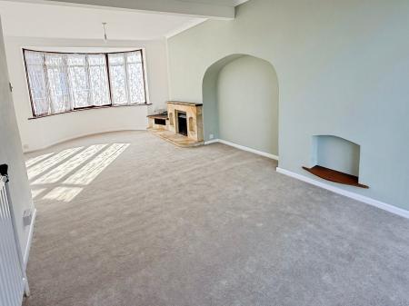 3 bedroom Semi-detached house for sale in Woodnewton Drive, Evington, Leicester, LE5