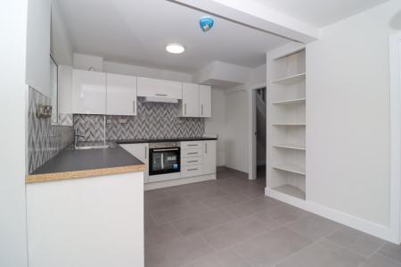 3 bedroom Semi-detached house to let in Fairstone Hill, Oadby, LE2