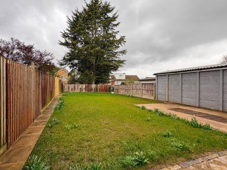 3 bedroom Semi-detached house to let in Fairstone Hill, Oadby, LE2