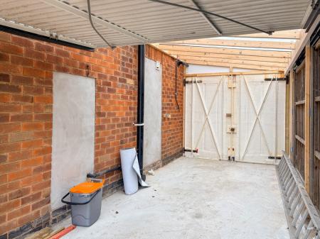 3 bedroom Semi-detached house to let in Fairstone Hill, Oadby, LE2