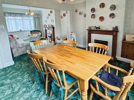 3 bedroom Town house for sale in Spencer Street, Oadby, LE2