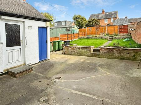 3 bedroom Town house for sale in Spencer Street, Oadby, LE2