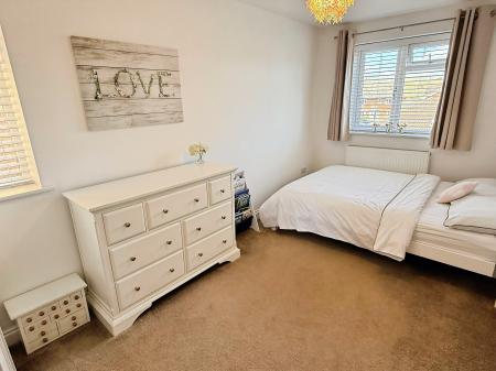 4 bedroom Detached house for sale in Holbrook, Oadby, LE2