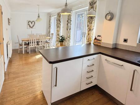 4 bedroom Detached house for sale in Holbrook, Oadby, LE2