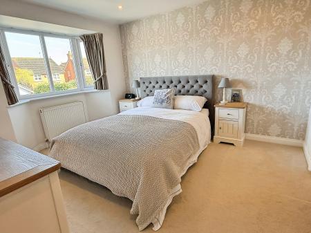 4 bedroom Detached house for sale in Holbrook, Oadby, LE2