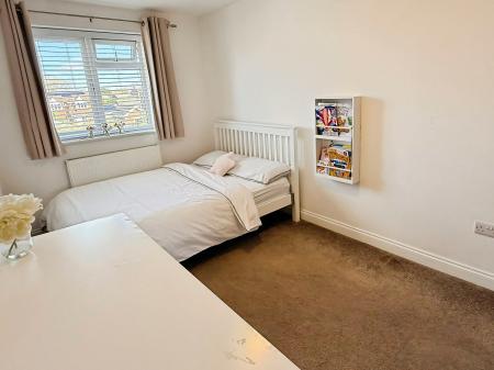 4 bedroom Detached house for sale in Holbrook, Oadby, LE2