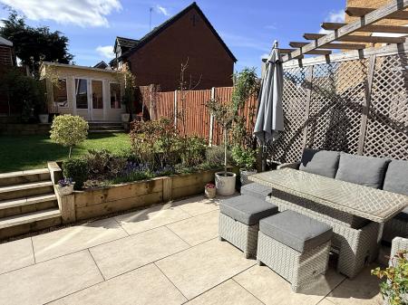 4 bedroom Detached house for sale in Holbrook, Oadby, LE2