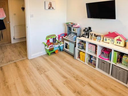 4 bedroom Detached house for sale in Holbrook, Oadby, LE2