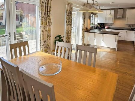 4 bedroom Detached house for sale in Holbrook, Oadby, LE2