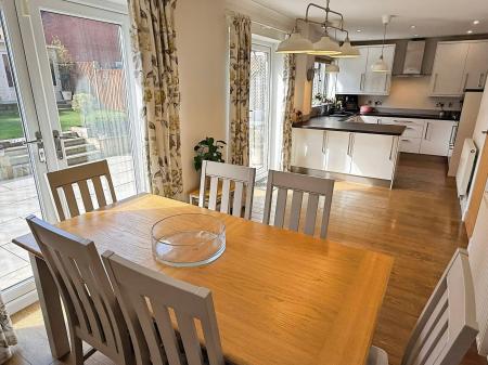 4 bedroom Detached house for sale in Holbrook, Oadby, LE2