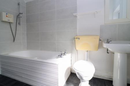 2 bedroom Terraced House to let in Milligan Road, Leicester, LE2