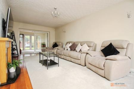 5 bedroom Detached house for sale in Chalvington Close, Evington, Leicester, LE5