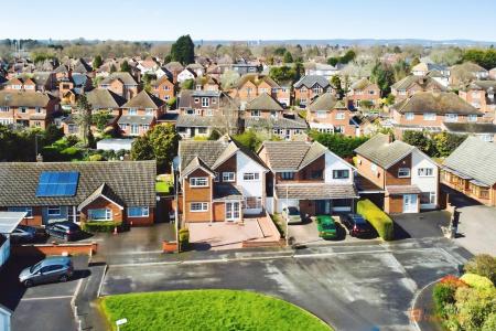 5 bedroom Detached house for sale in Chalvington Close, Evington, Leicester, LE5