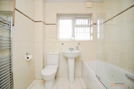 5 bedroom Detached house for sale in Chalvington Close, Evington, Leicester, LE5