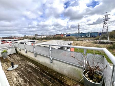 3 bedroom Apartment to let in Watkin Road, Leicester, LE2