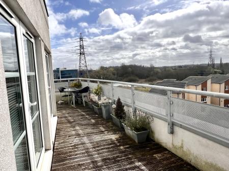 3 bedroom Apartment to let in Watkin Road, Leicester, LE2