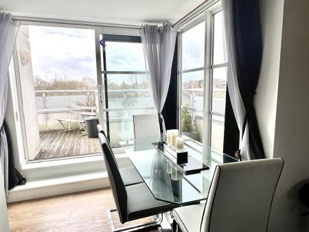 3 bedroom Apartment to let in Watkin Road, Leicester, LE2