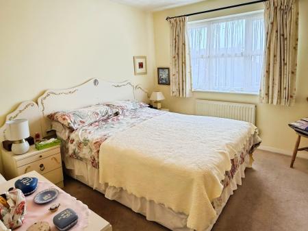 2 bedroom Semi-detached house for sale in Bramble Close, Hamilton, LE5