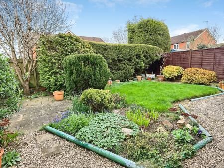 2 bedroom Semi-detached house for sale in Bramble Close, Hamilton, LE5