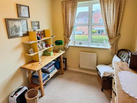 2 bedroom Semi-detached house for sale in Bramble Close, Hamilton, LE5