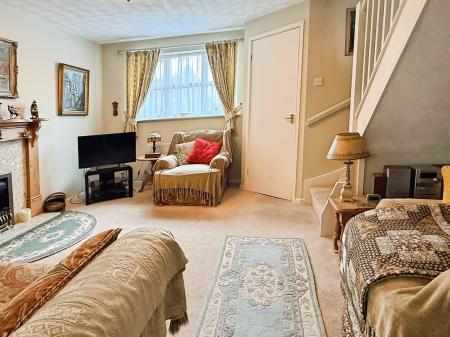 2 bedroom Semi-detached house for sale in Bramble Close, Hamilton, LE5