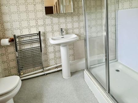 3 bedroom Detached house for sale in Penine close, Oadby, Leicester, LE2