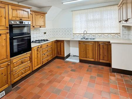 3 bedroom Detached house for sale in Penine close, Oadby, Leicester, LE2