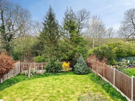 3 bedroom Detached house for sale in Penine close, Oadby, Leicester, LE2