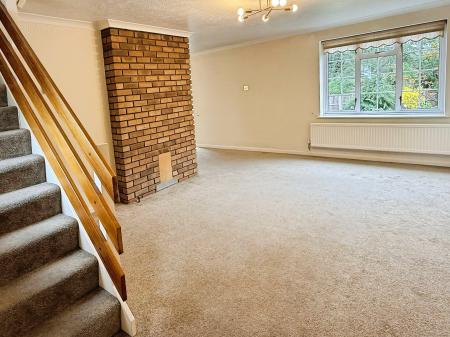 3 bedroom Detached house for sale in Penine close, Oadby, Leicester, LE2