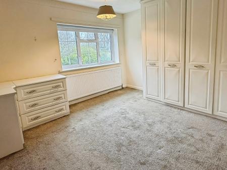 3 bedroom Detached house for sale in Penine close, Oadby, Leicester, LE2