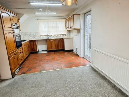 3 bedroom Detached house for sale in Penine close, Oadby, Leicester, LE2