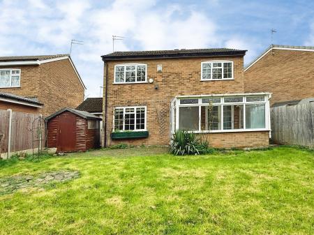 3 bedroom Detached house for sale in Penine close, Oadby, Leicester, LE2