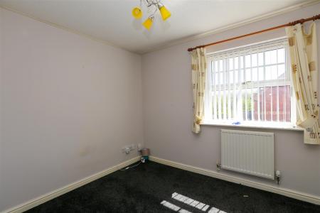 2 bedroom Semi-detached house to let in Nether Field Way, Leicester, LE3