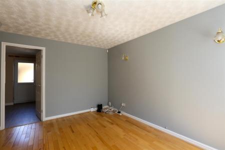 2 bedroom Semi-detached house to let in Nether Field Way, Leicester, LE3
