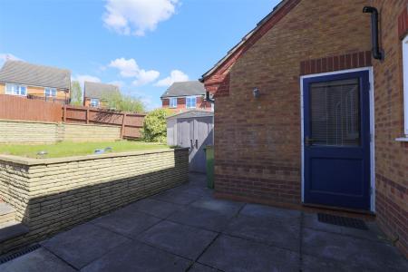 2 bedroom Semi-detached house to let in Nether Field Way, Leicester, LE3
