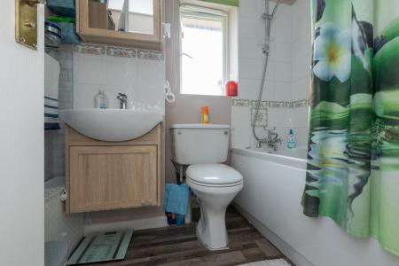 2 bedroom Terraced House to let in Firestone Close, Leicester, LE3