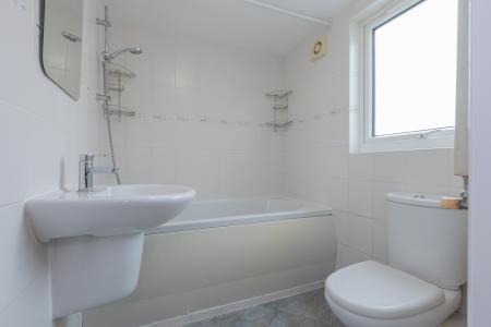 1 bedroom Flat to let in Mossgate, Leicester, LE3