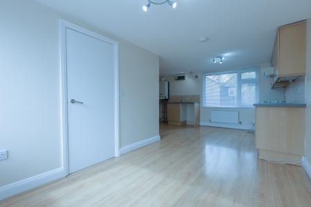 1 bedroom Flat to let in Mossgate, Leicester, LE3